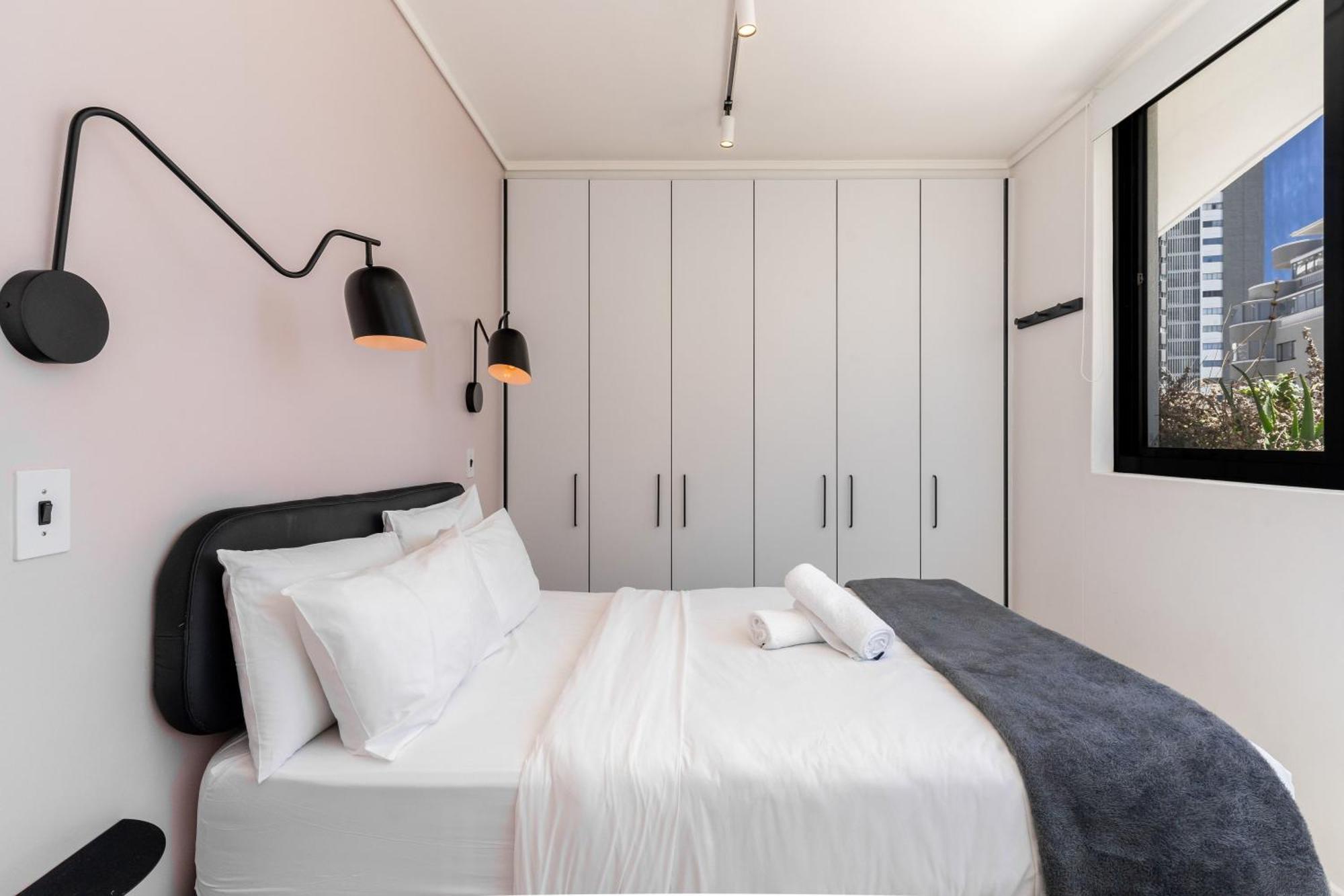 Apartamento Flamingo 802 - Top Floor Ocean Facing Sea Point Apartment With Daily Housekeeping *