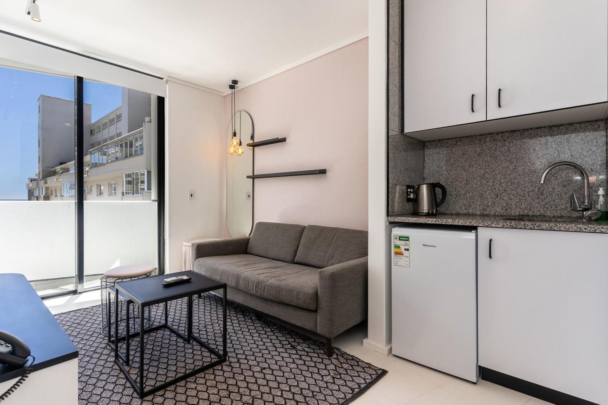 Apartamento Flamingo 802 - Top Floor Ocean Facing Sea Point Apartment With Daily Housekeeping