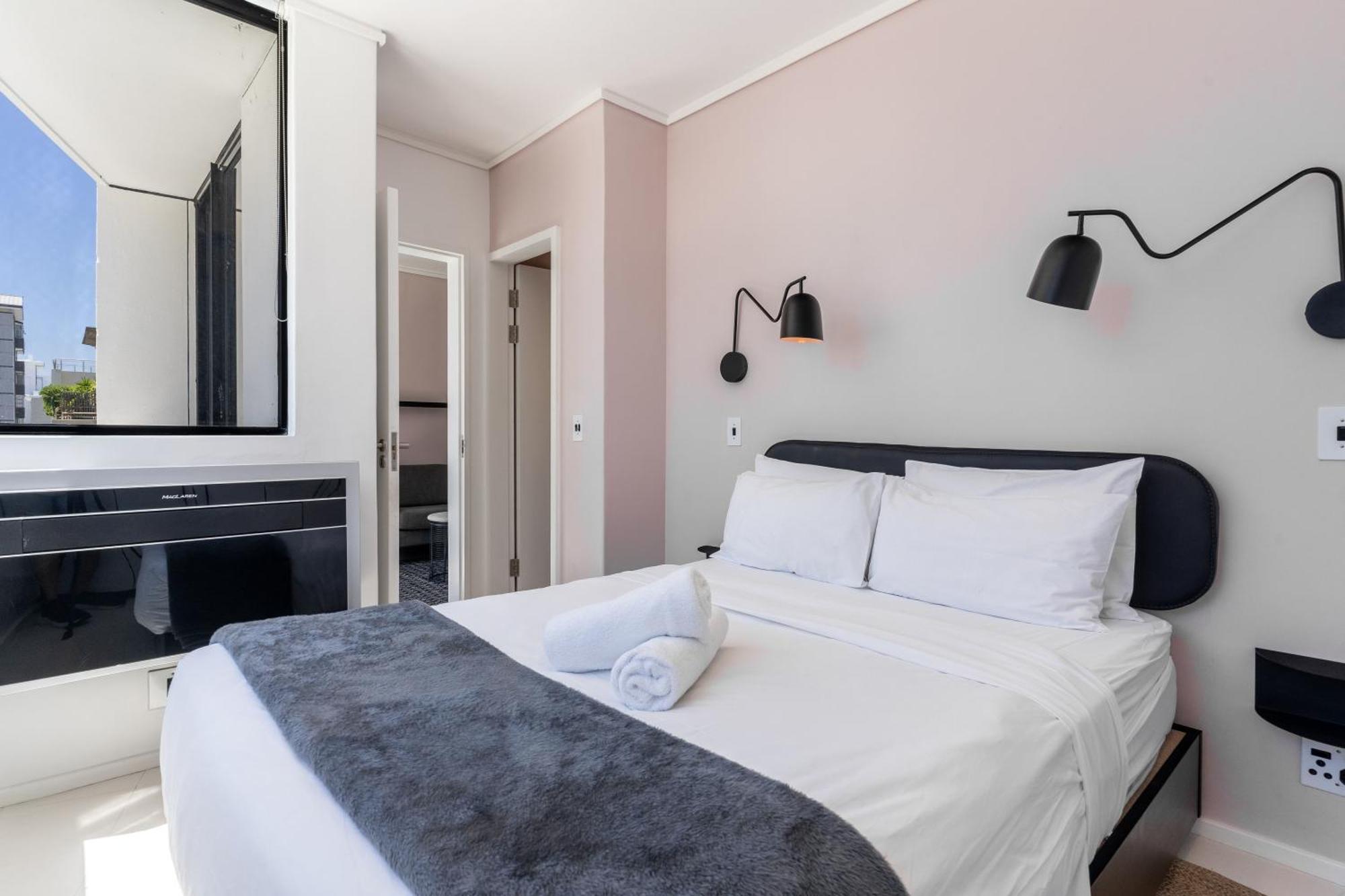 Flamingo 802 - Top Floor Ocean Facing Sea Point Apartment With Daily Housekeeping Apartamento *