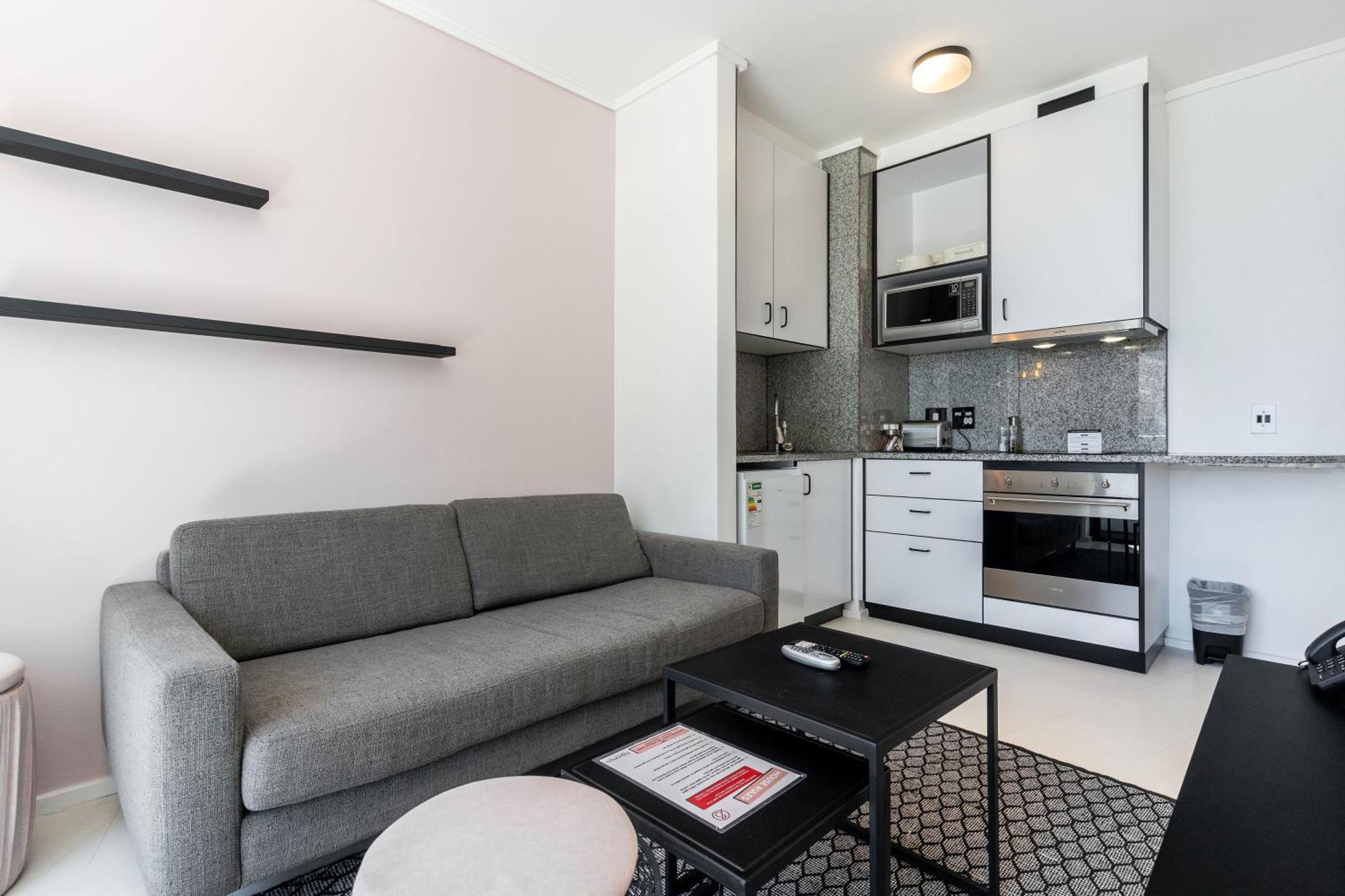 Flamingo 802 - Top Floor Ocean Facing Sea Point Apartment With Daily Housekeeping Apartamento Cidade Do Cabo
