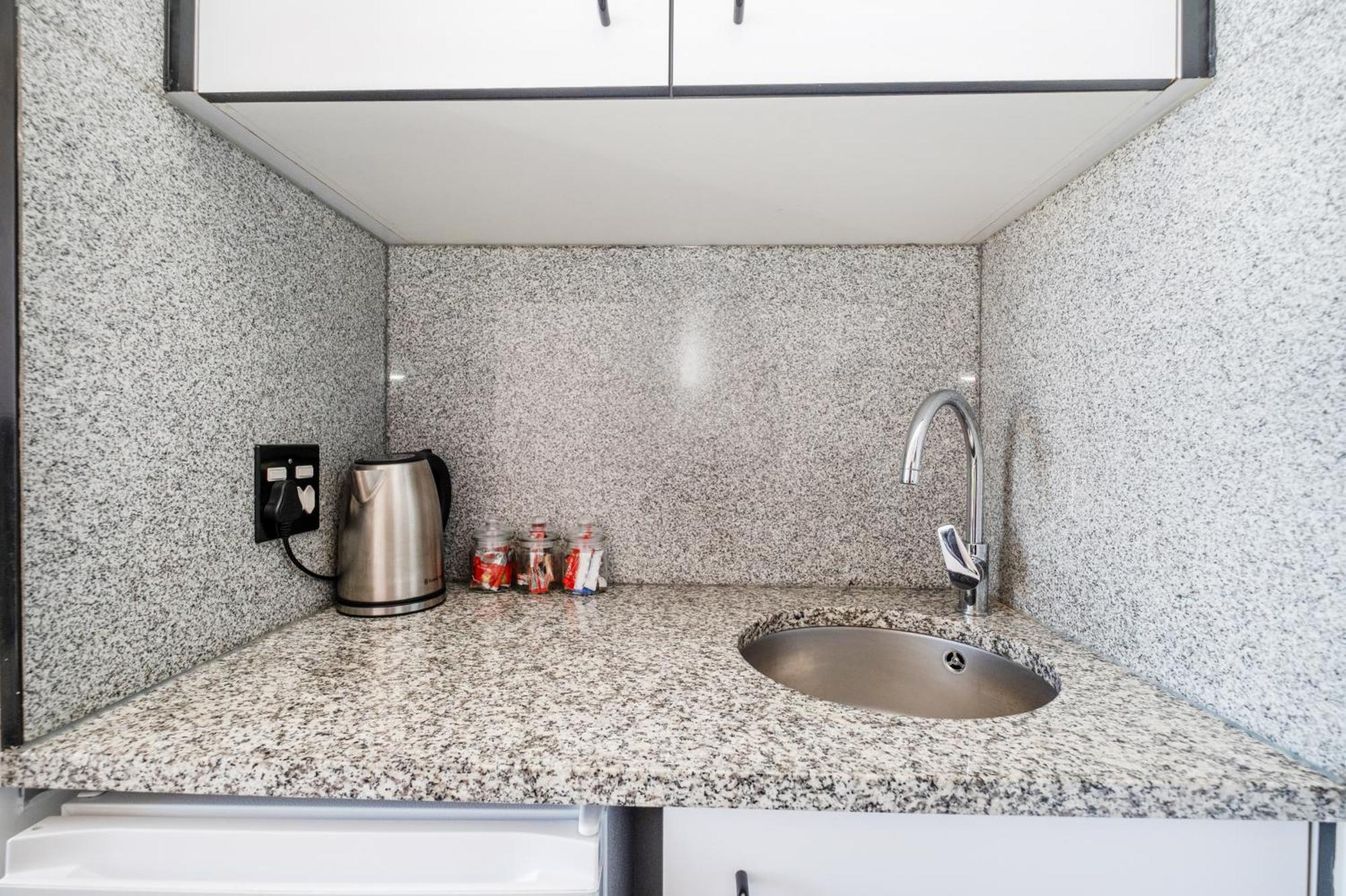 Flamingo 802 - Top Floor Ocean Facing Sea Point Apartment With Daily Housekeeping Apartamento