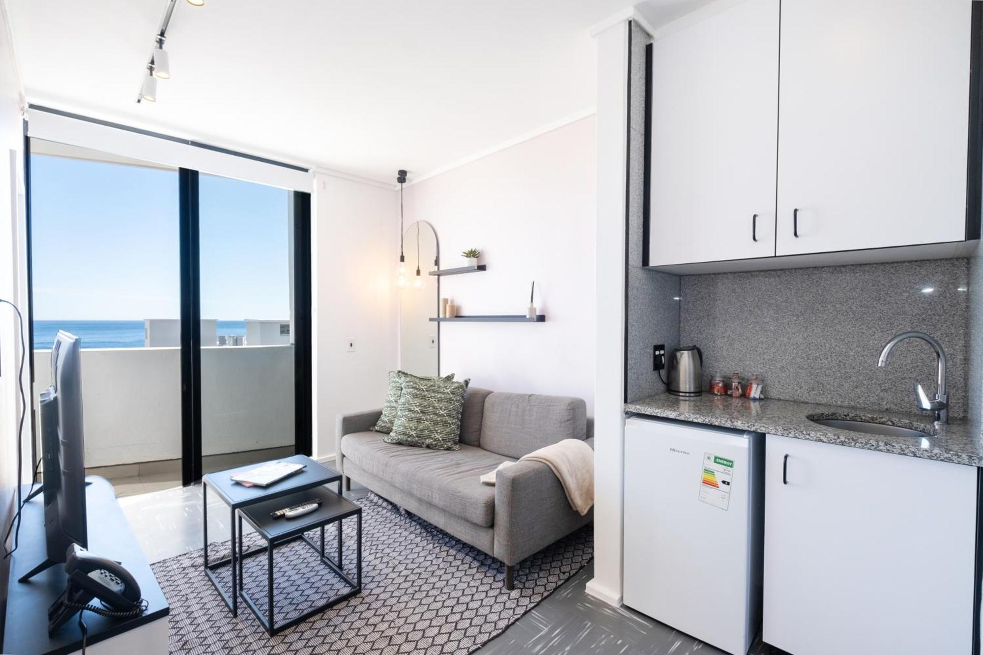 Apartamento Flamingo 802 - Top Floor Ocean Facing Sea Point Apartment With Daily Housekeeping *